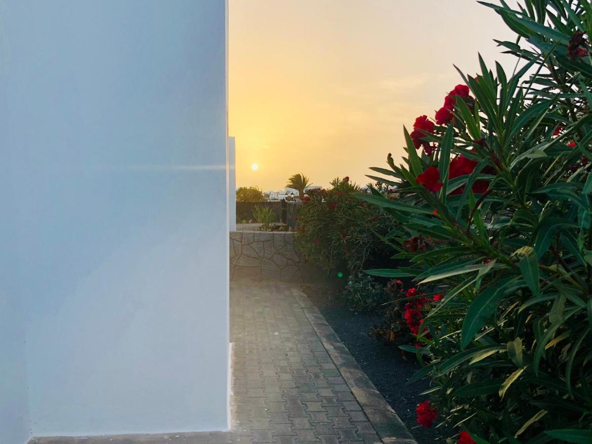 Villa Neptuno With Private Pool, Sea View, Sat-Tv & Free Wifi بلايا بلانكا المظهر الخارجي الصورة